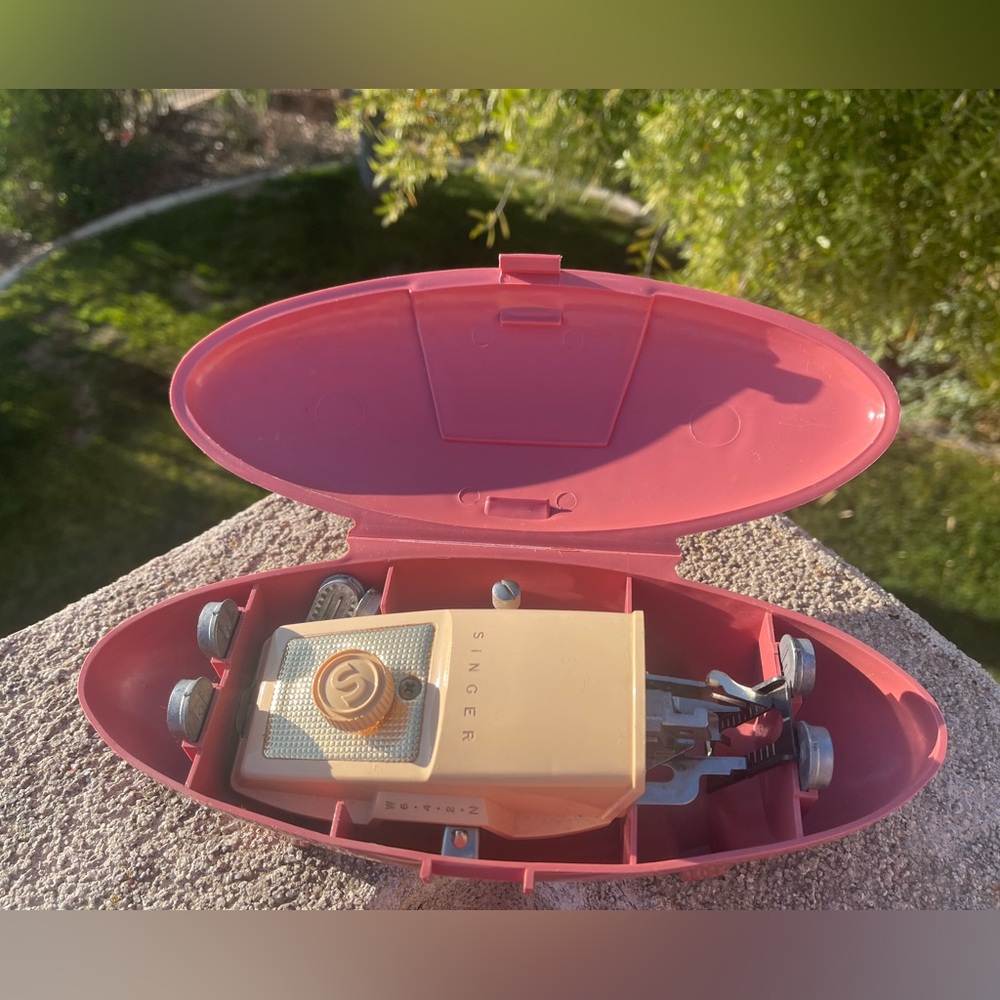 Vintage 1960’s Singer buttonholer